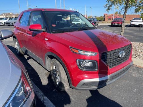 2023 Hyundai VENUE SE