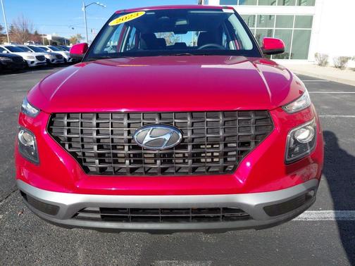 2023 Hyundai VENUE SE