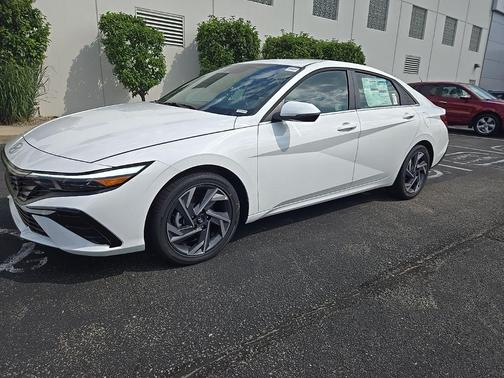 2025 Hyundai ELANTRA Limited