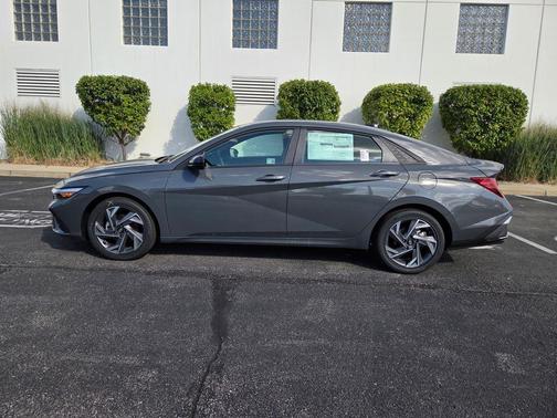 2025 Hyundai ELANTRA Sport