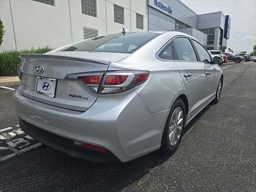 2016 Hyundai SONATA Hybrid SE