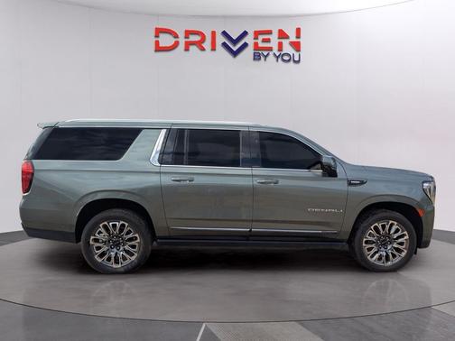 2023 GMC Yukon XL Denali Ultimate