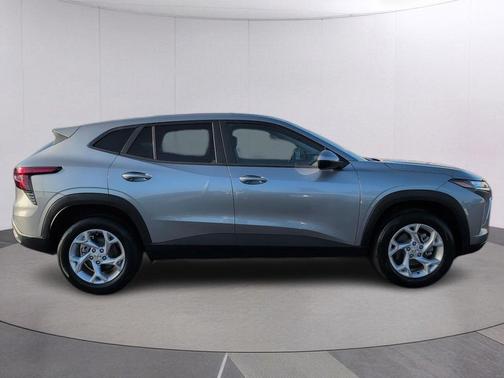 Sterling Gray Metallic 2026 Chevrolet Trax LS