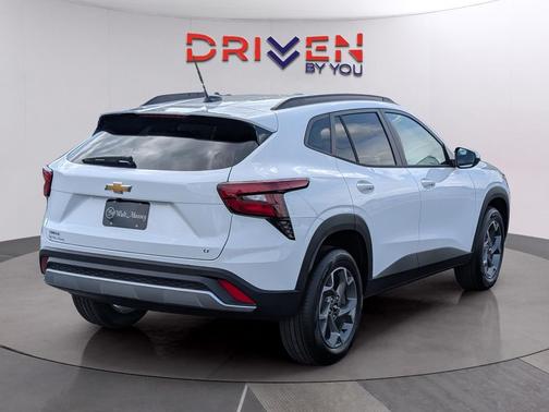 Summit White 2026 Chevrolet Trax LT