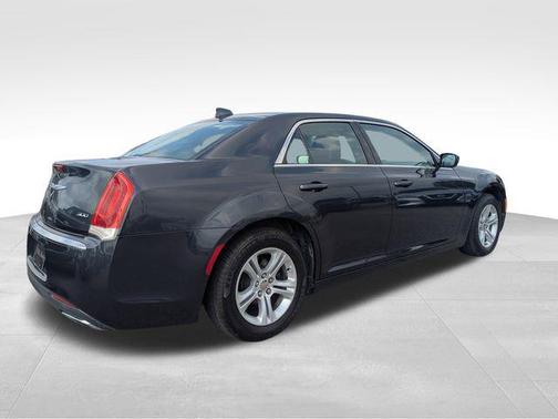 2015 Chrysler 300 Limited