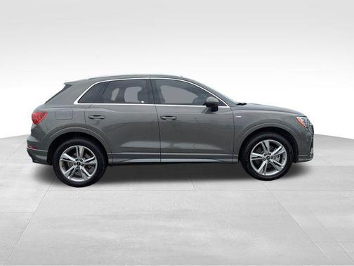 2021 Audi Q3 45 S line Premium