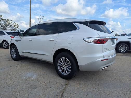 2024 Buick Enclave Essence FWD