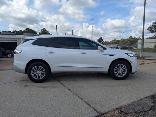 2024 Buick Enclave Essence FWD