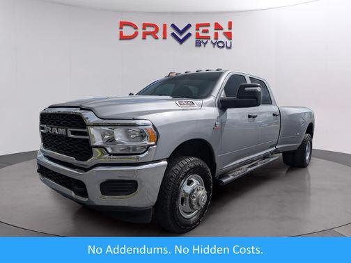 2024 RAM 3500 Tradesman Crew Cab 4x4 8' Box