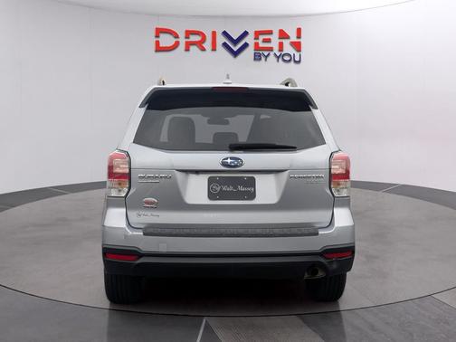 Ice Silver Metallic 2017 Subaru Forester 2.5i Premium