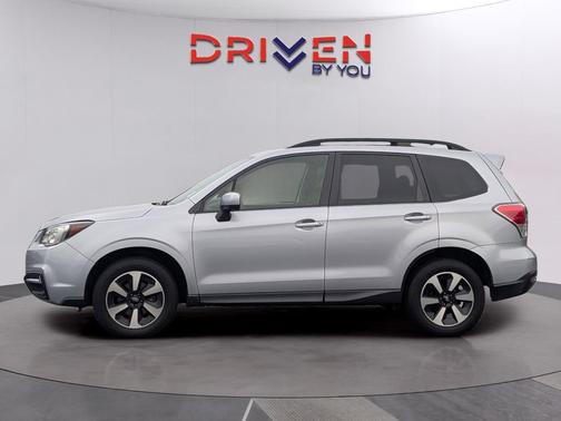 Ice Silver Metallic 2017 Subaru Forester 2.5i Premium