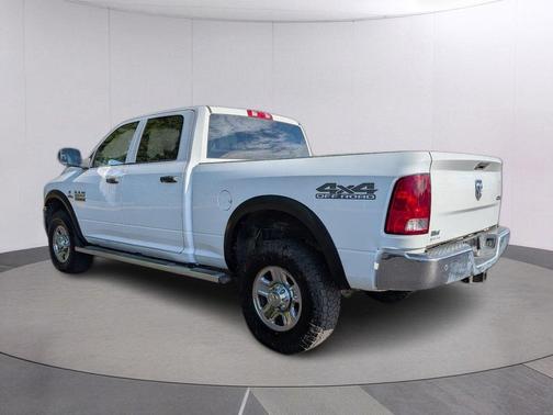 Bright White Clearcoat 2018 RAM 2500 Tradesman Crew Cab 4x4 6'4' Box