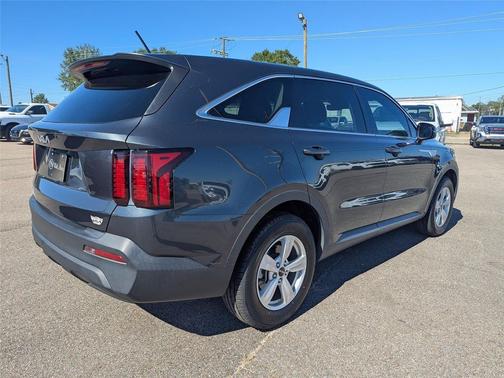2023 Kia Sorento LX