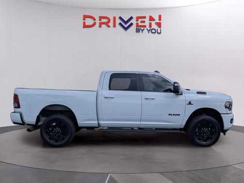 Bright White Clearcoat 2024 RAM 2500 Big Horn Crew Cab 4x4 6'4' Box