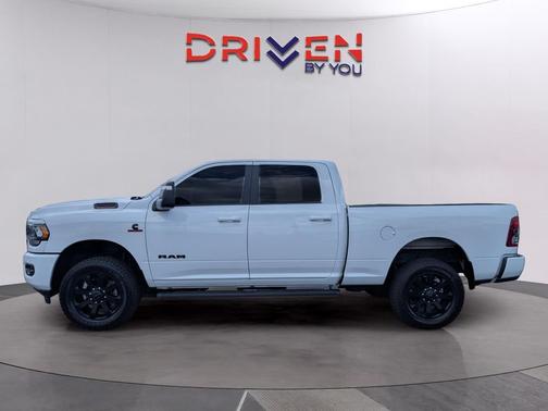 Bright White Clearcoat 2024 RAM 2500 Big Horn Crew Cab 4x4 6'4' Box