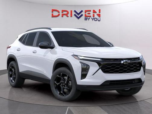 Summit White 2026 Chevrolet Trax LT