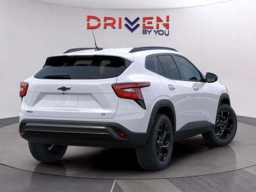 Summit White 2026 Chevrolet Trax LT
