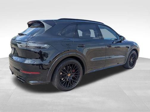 2023 Porsche Cayenne GTS