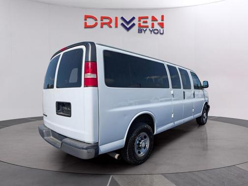 2017 Chevrolet Express 3500 LT