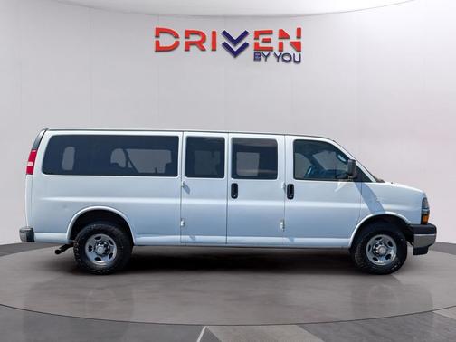 2017 Chevrolet Express 3500 LT