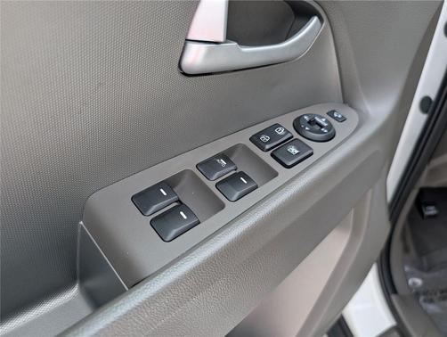Clear White 2013 Kia Sportage EX
