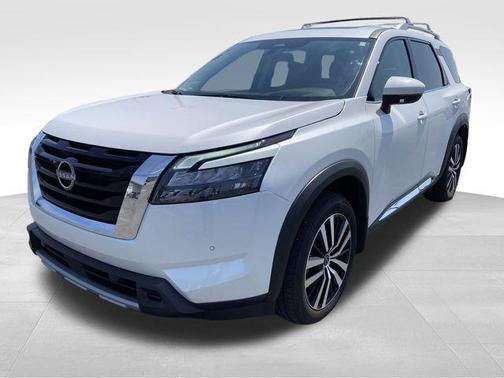 2025 Nissan Pathfinder Platinum FWD
