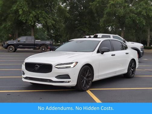 Crystal White Pearl Metallic 2018 Volvo S90 T6 Momentum