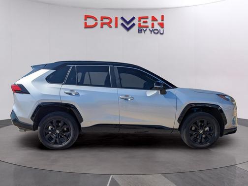 2023 Toyota RAV4 Hybrid SE