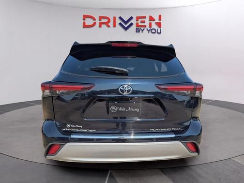 2024 Toyota Highlander Platinum