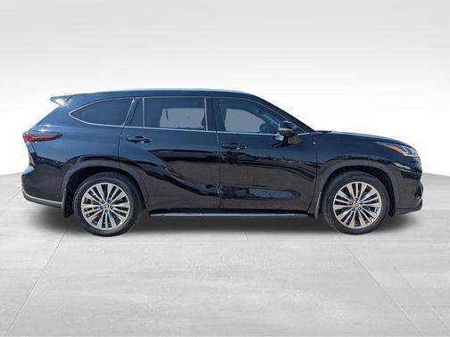 2024 Toyota Highlander Platinum