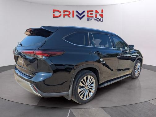 2024 Toyota Highlander Platinum