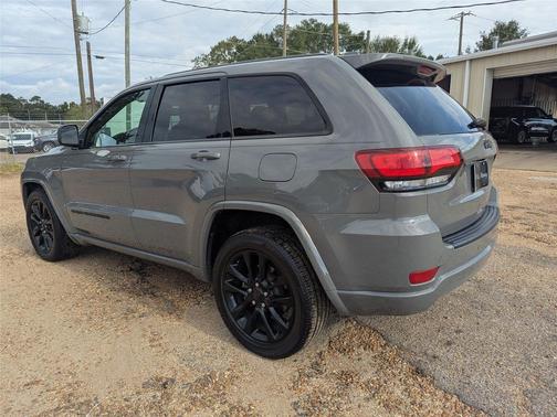 2022 Jeep Grand Cherokee Laredo