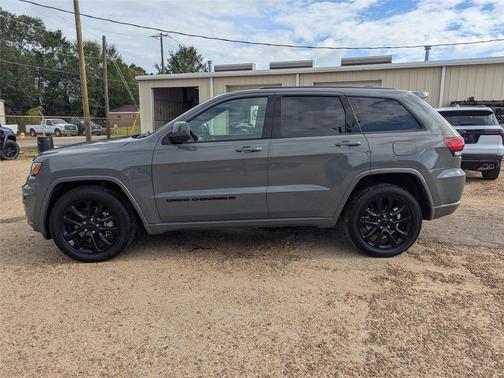 2022 Jeep Grand Cherokee Laredo