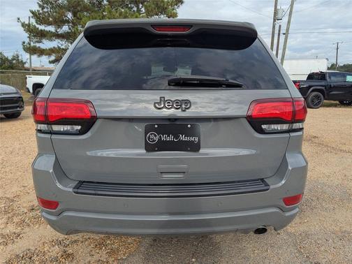 2022 Jeep Grand Cherokee Laredo