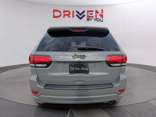 2022 Jeep Grand Cherokee Laredo