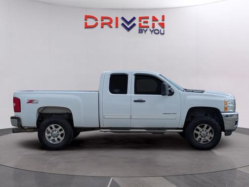 Summit White 2013 Chevrolet Silverado 2500 LT