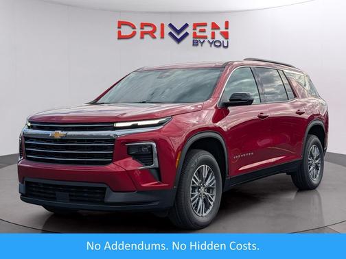 Radiant Red Tintcoat 2026 Chevrolet Traverse LT