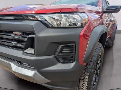 Radiant Red Tintcoat 2026 Chevrolet Colorado Trail Boss