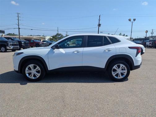2025 Chevrolet Trax LS
