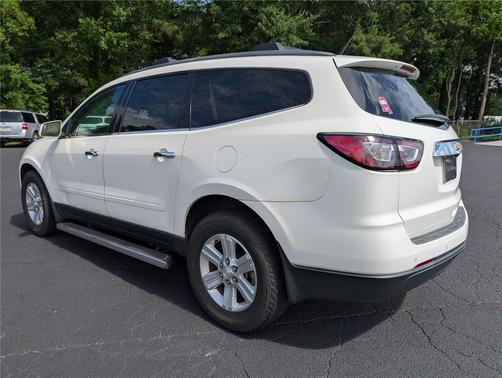 WHITE 2014 Chevrolet Traverse 2LT