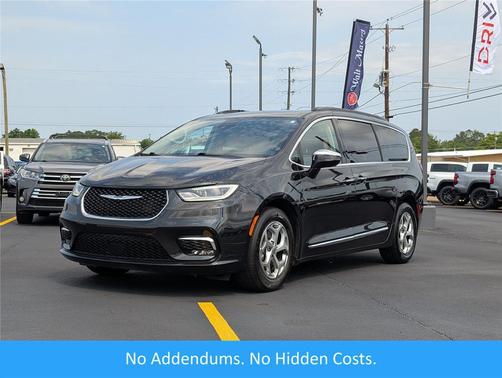 Brilliant Black Crystal Pearlcoat 2023 Chrysler Pacifica Limited