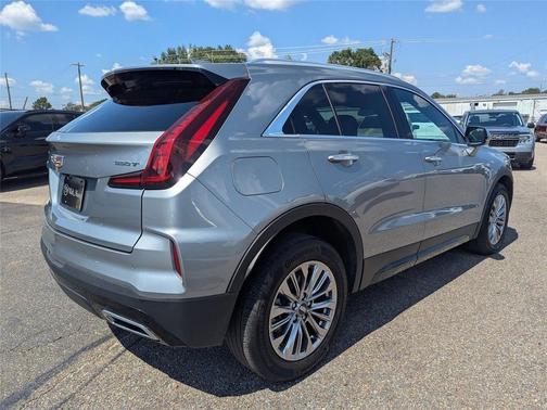 2024 Cadillac XT4 Premium Luxury