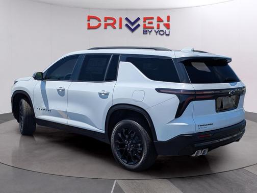 Summit White 2026 Chevrolet Traverse LT
