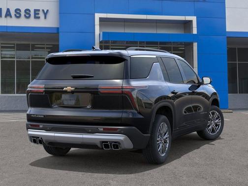 Mosaic Black Metallic 2026 Chevrolet Traverse LT