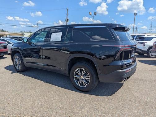 2024 Chevrolet Traverse LS