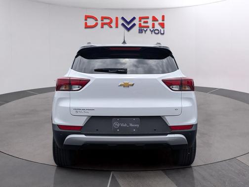 Summit White 2026 Chevrolet Trailblazer LT