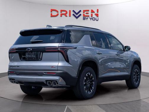 Sterling Gray Metallic 2026 Chevrolet Traverse AWD Z71