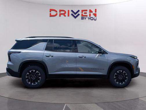 Sterling Gray Metallic 2026 Chevrolet Traverse AWD Z71