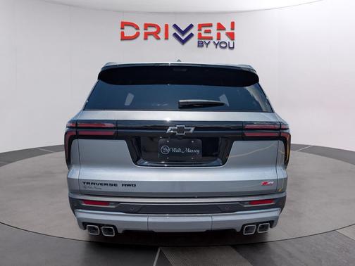 Sterling Gray Metallic 2026 Chevrolet Traverse AWD Z71