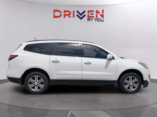 WHITE 2015 Chevrolet Traverse 1LT